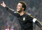 开云下载-铁壁与利刃，佛罗伦萨式防守哲学下，楚阿梅尼如何化身关键先生终结突尼斯悬念