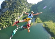 开云足球直播-铁血封锁，詹姆斯如何以防守艺术主宰活塞对阵老鹰之战