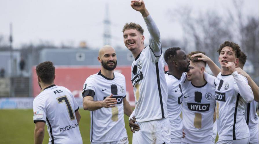 沙尔克04客场大破对手,实现逆袭的简单介绍 沙尔克04客场大破对手,实现逆袭的简单介绍