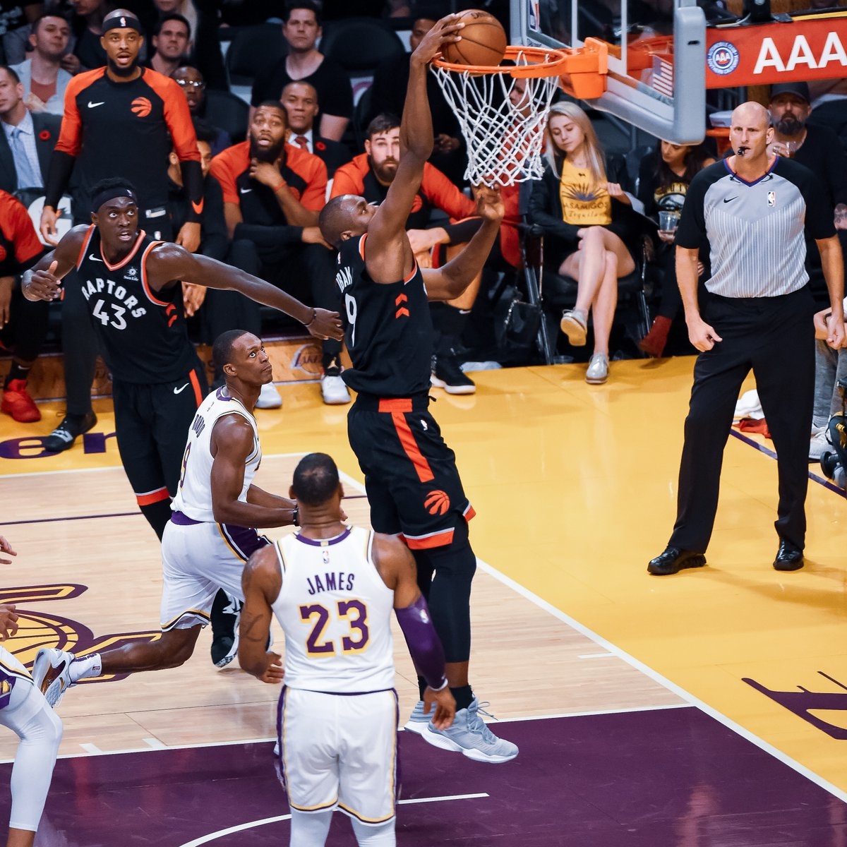 猛龙遭遇失利,伊巴卡拼尽全力助阵的简单介绍 猛龙遭遇失利,伊巴卡拼尽全力助阵的简单介绍