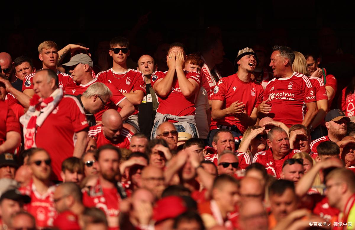 包含利物浦提前夺冠，球迷欢呼雀跃的词条