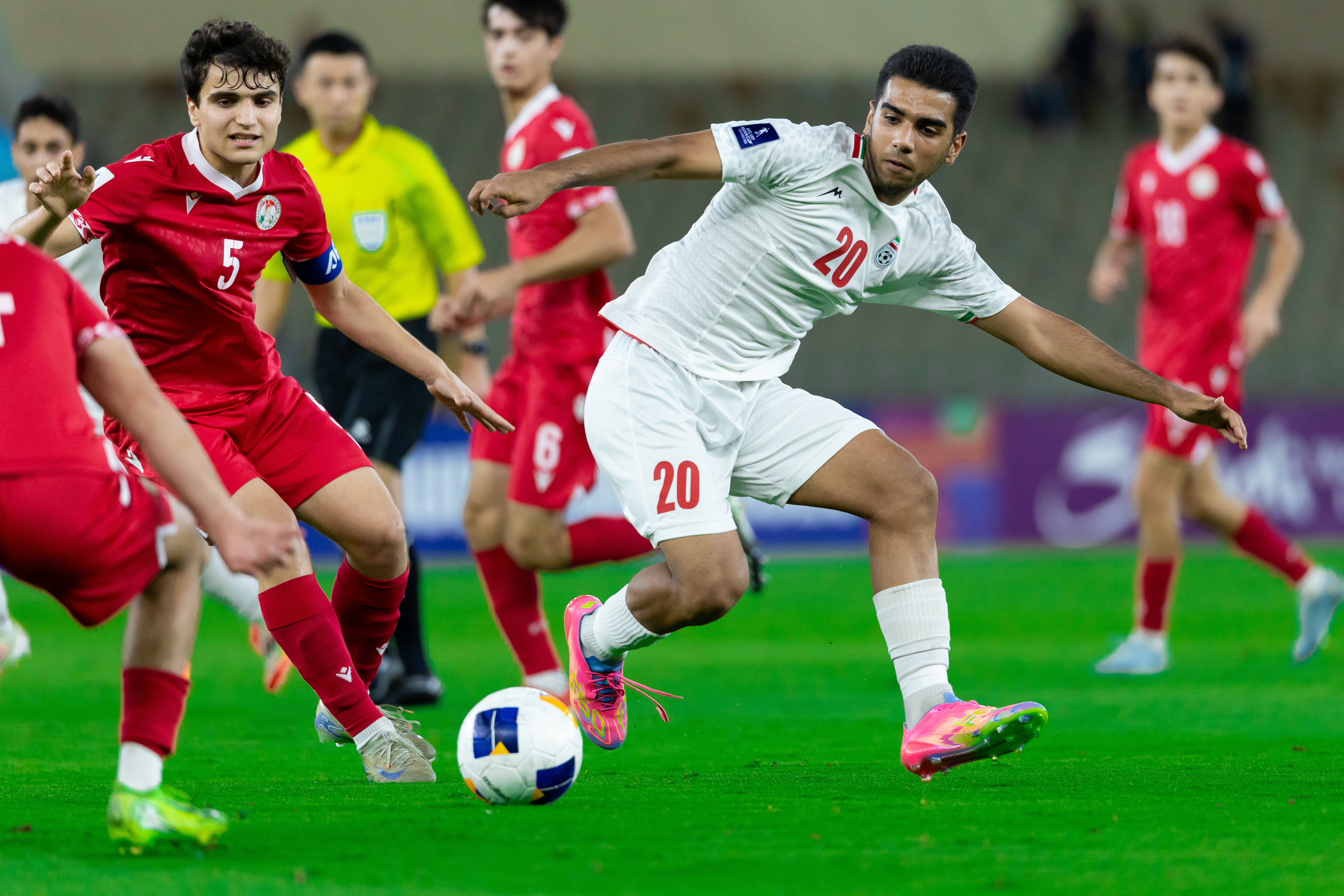 伊朗球队强势夺冠,争夺亚冠最高荣誉的简单介绍 伊朗球队强势夺冠,争夺亚冠最高荣誉的简单介绍