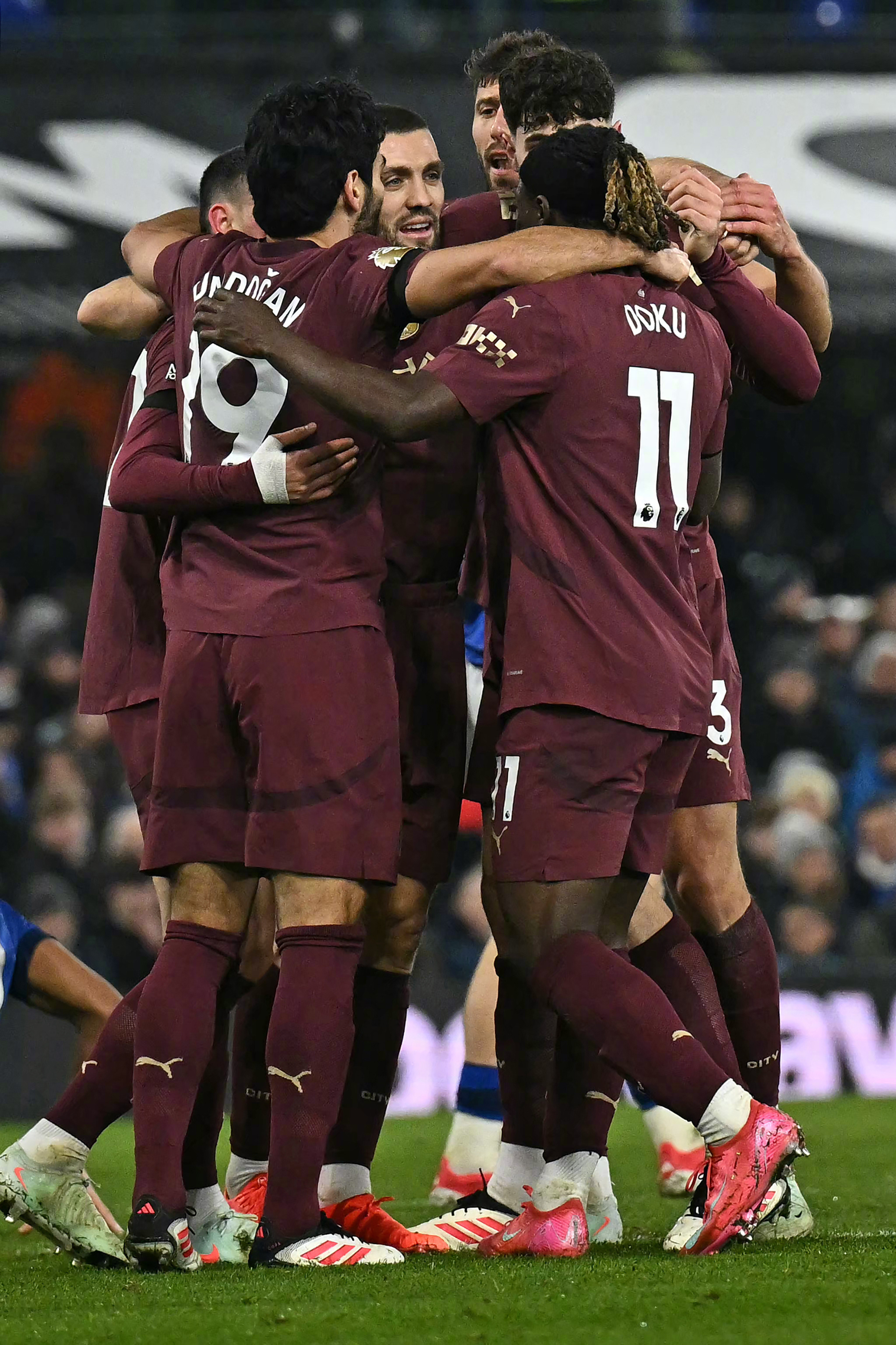 包含曼城主场击败南安普顿，继续追赶领头羊的词条