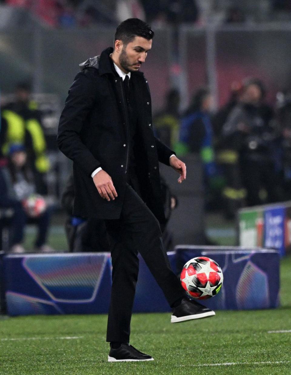 关于多特蒙德最近战绩不佳,主教练承担责任的信息 关于多特蒙德最近战绩不佳,主教练承担责任的信息