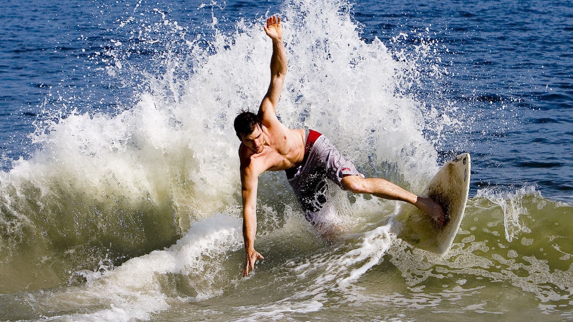 东决关键战之夜，恩比德彻底打爆防线，巨人的统治与历史的回响