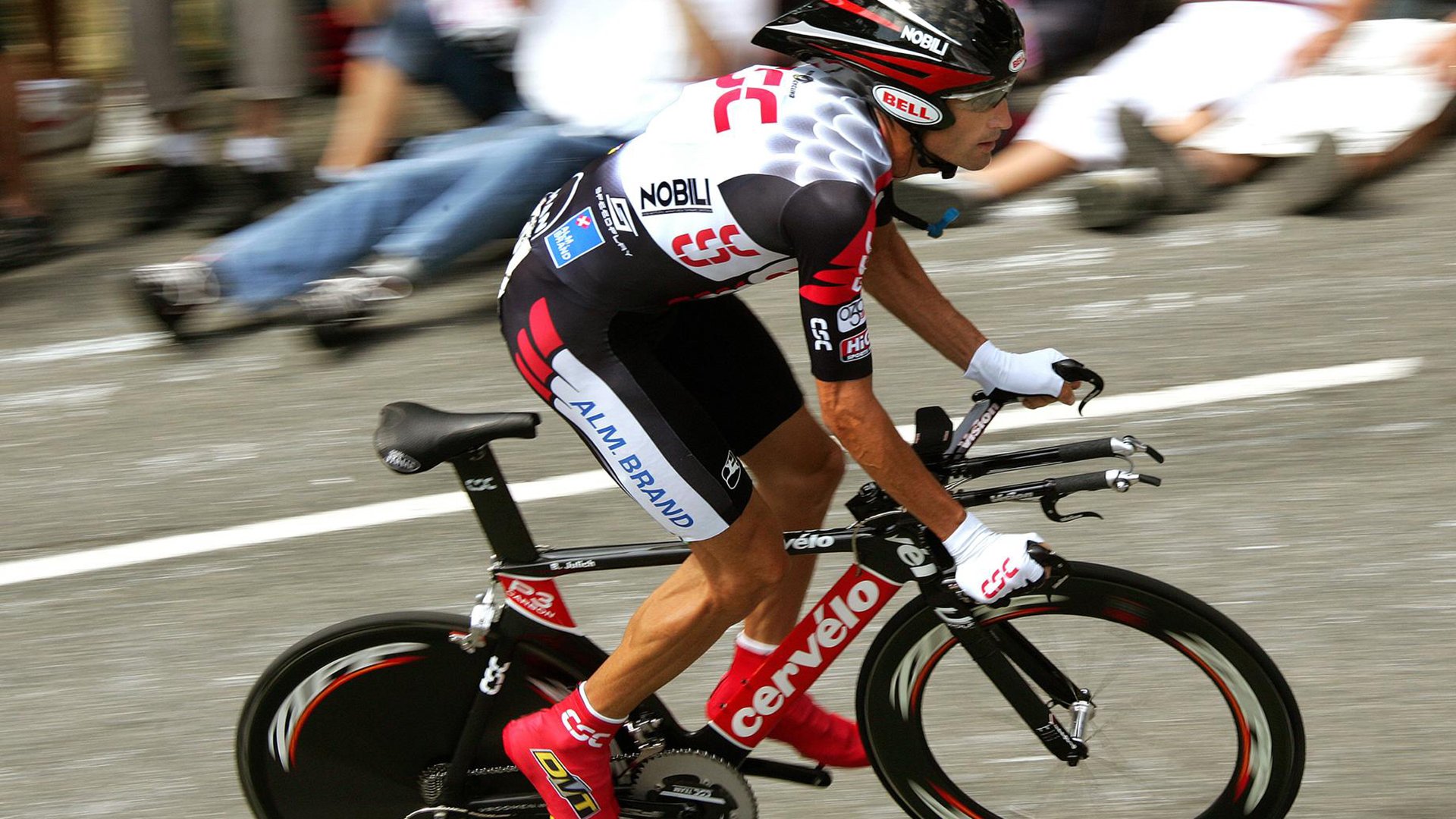 当杰伦格林爆发遇见广东队强压76人,一场跨越时空的篮球想象