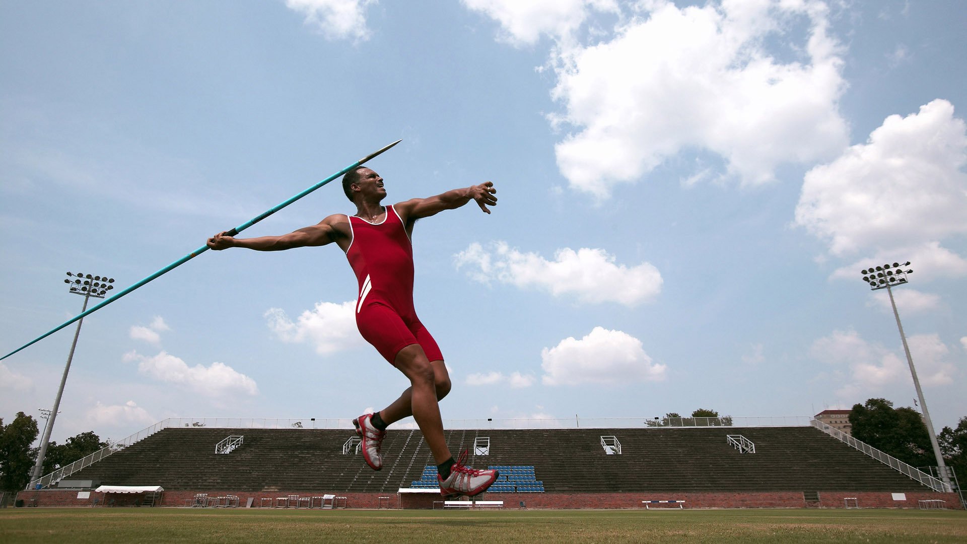 温网绝杀拉沃尔杯,兹维列夫统治全场,一场跨越时空的网球对话